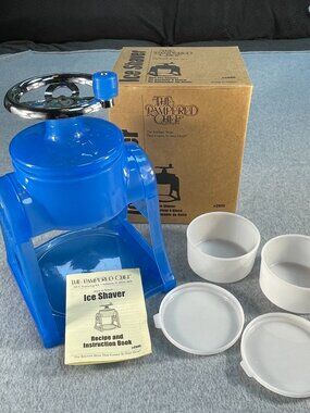 Pampered Chef Ice Shaver 2945 in Original box 2 Cups Lids Kitchen Gadgets Tools